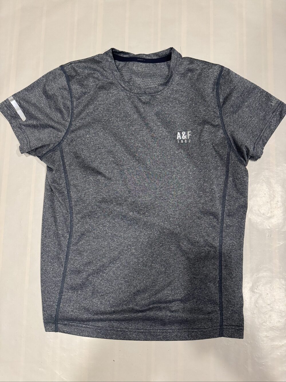 Men’s Abercrombie & Fitch A&F 1892 Active Performance T-Shirt – Heather Gray – X